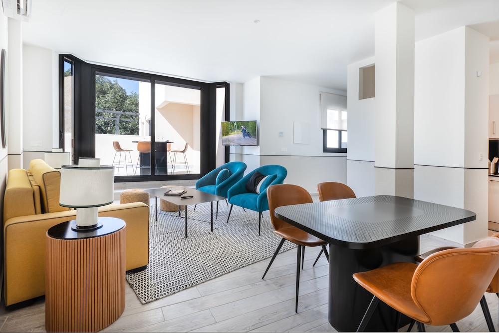 Slow Suites Setas — 4-Star Luxury Hotel in Sevilla, Spain