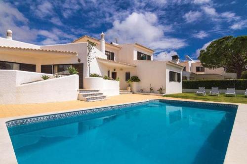 Vivenda Duas Sentinelas 42 in Quarteira, Portugal