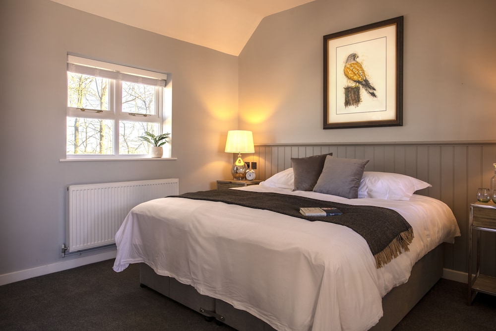 The Ferry Boat Inn — 4-Star Luxury Hotel in Chelmsford, United Kingdom