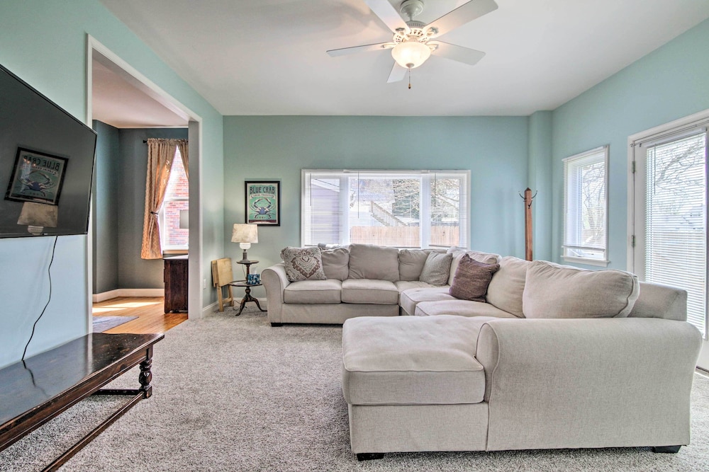 Family Friendly Cambridge Home with Fire Pit — 4-Star Luxury Hotel in Cambridge, United States