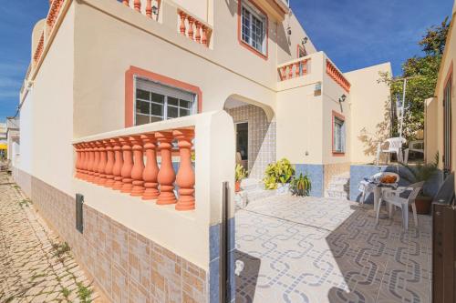 Casa Do Sol Estombar Algarve — 4-Star Luxury Hotel in Estombar, Portugal