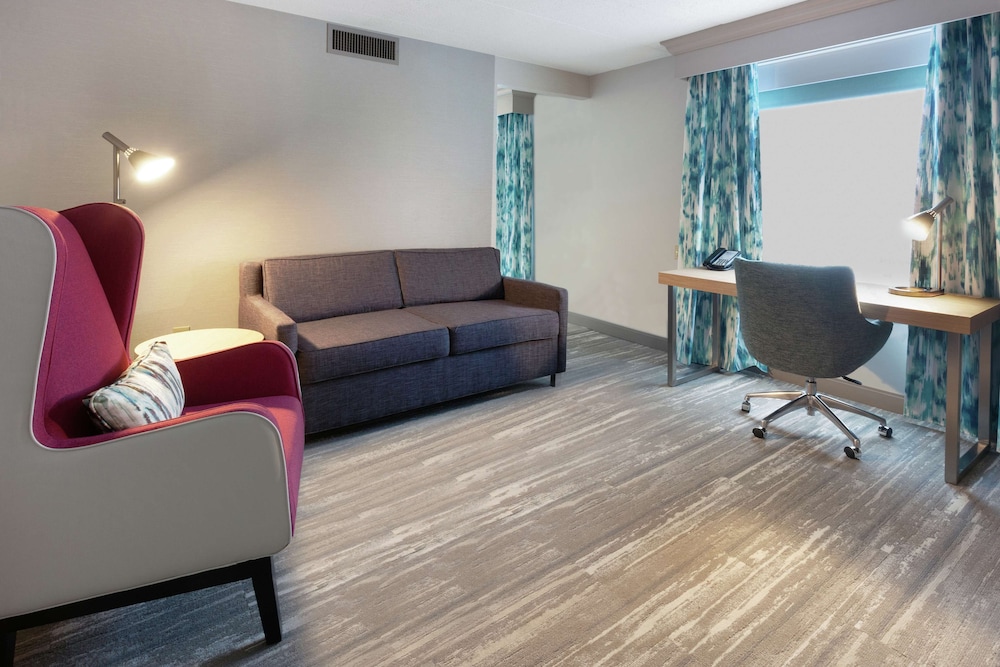 Hilton Garden Inn Chicago North Shore Evanston - photo 19