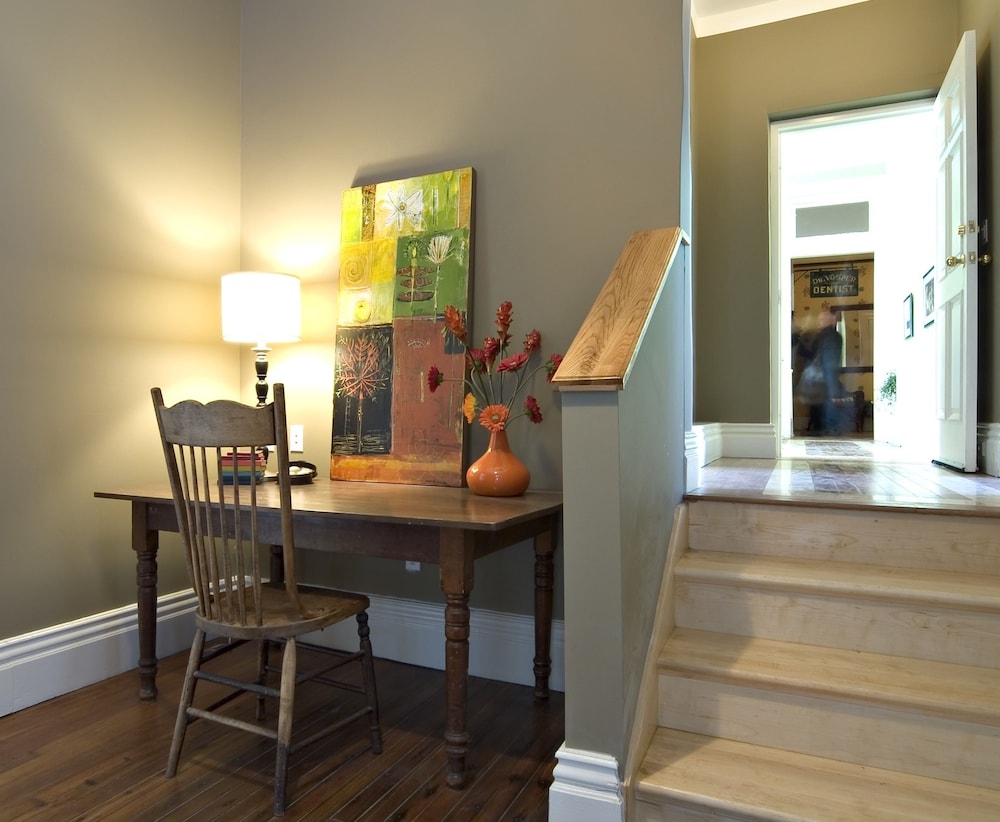 Frontenac Club Inn — Kingston — photo 2