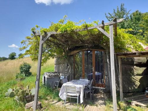 Charmante Yourte Contemporaine — hotel in Carmaux