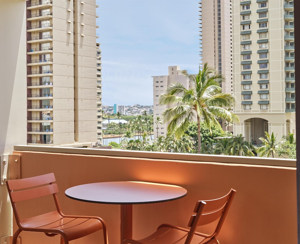 The Ambassador Hotel of Waikiki Tapestry Collection by Hilton - photo 41