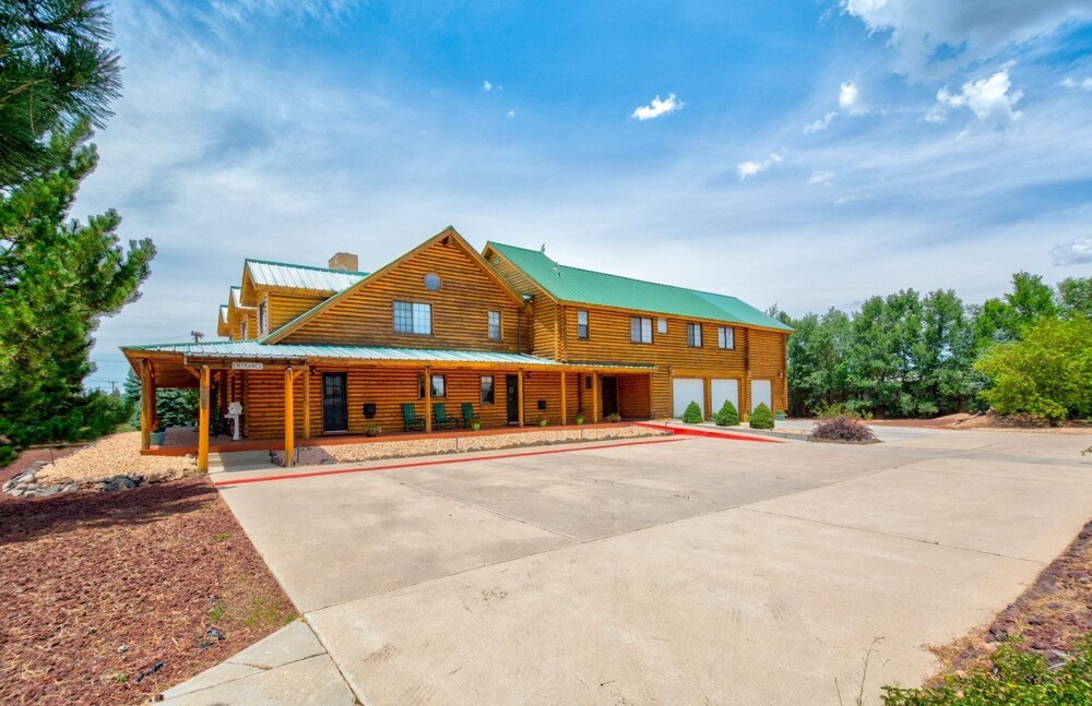 Quarter Horse Inn Rose Room - photo 13