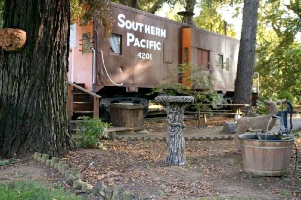 Featherbed Railroad Company - photo 9