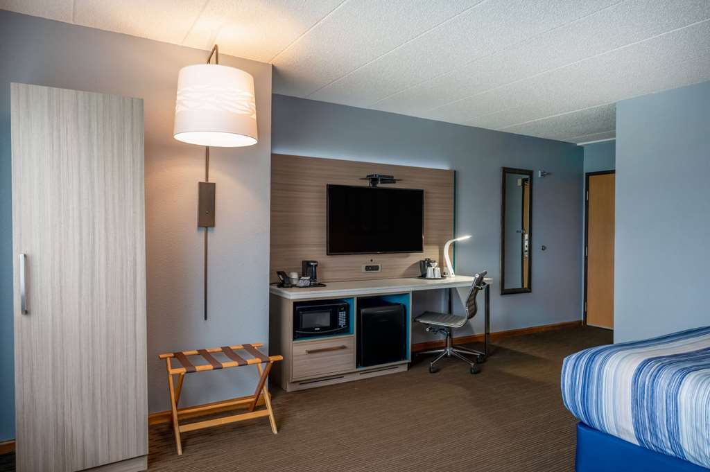 AmericInn by Wyndham Eau Claire - photo 19