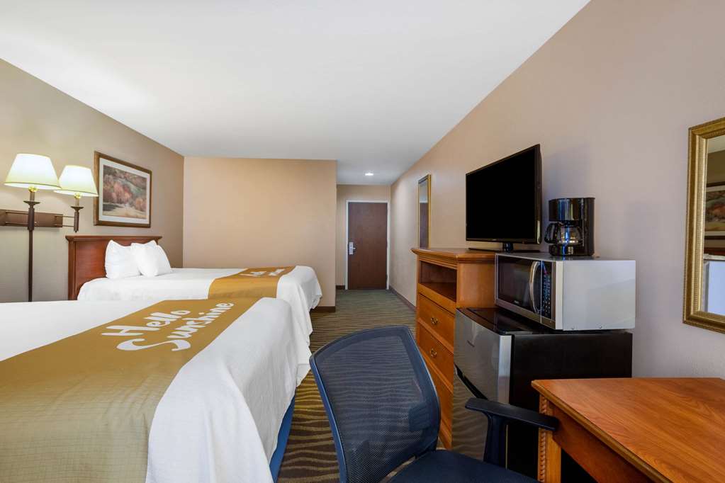 Days Inn & Suites by Wyndham Cuba - photo 14