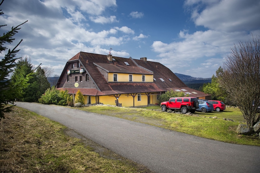 Penzion Farma U Mauritzů — hotel in Chlum U Trebone