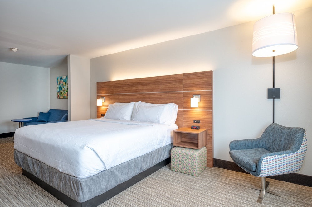 Holiday Inn Express & Suites Thornburg S. Fredericksburg by IHG - photo 24