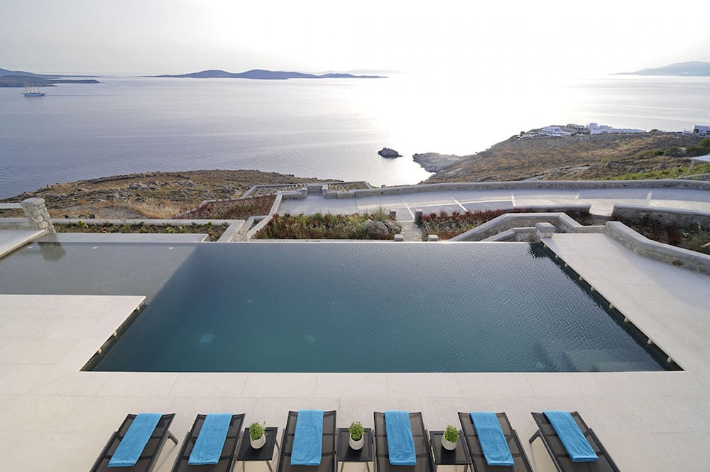 Bluebird Villas Villa Sunbird — 4-Star Luxury Hotel in Mykonos, Greece