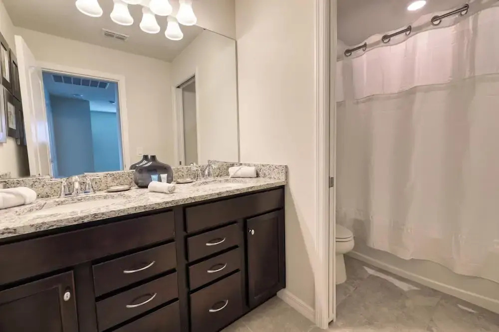 5 Bed Luxury Solterra Resort Holiday Home - photo 9