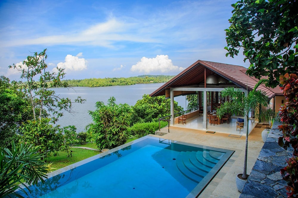 Les Clarines - carbon neutral hotel in Passy