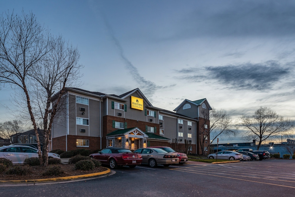 HomeTowne Studios & Suites by Red Roof Charlotte Concord - photo 30