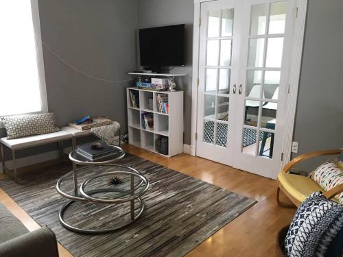 Pet Friendly 30Min To Downtown The Bostonian - photo 7