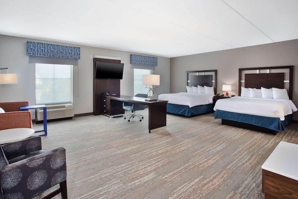 Hampton Inn & Suites Columbia Southeast Ft. Jackson - photo 8