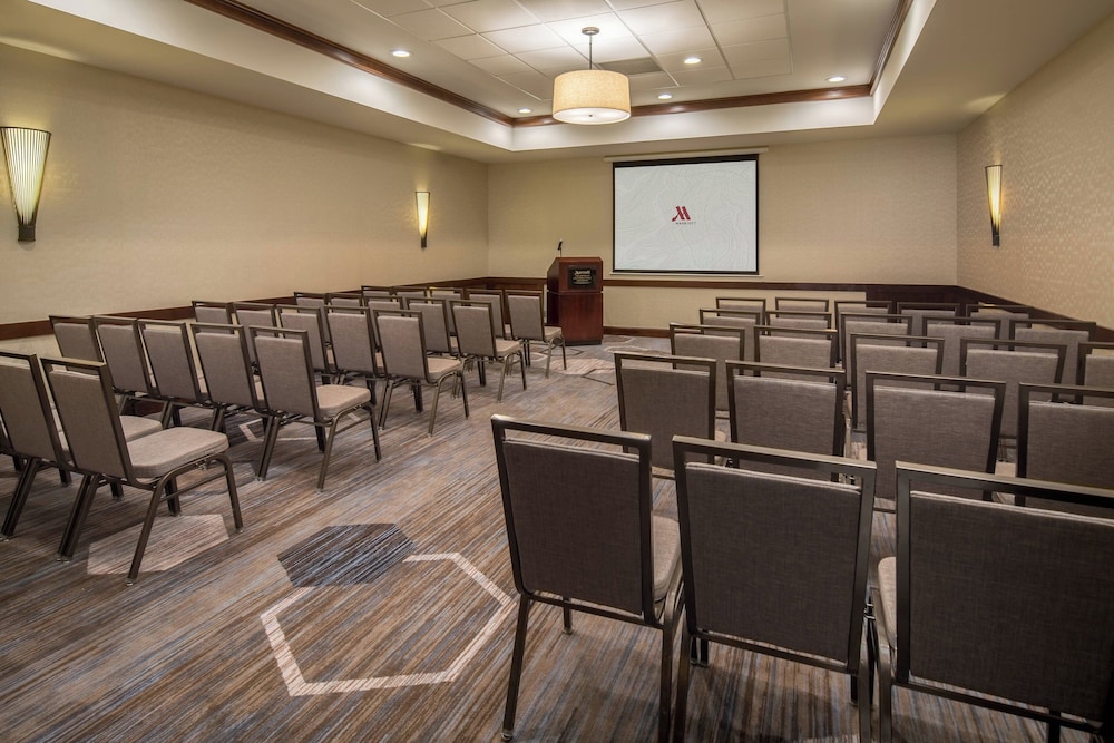 Fullerton Marriott at California State University - photo 36