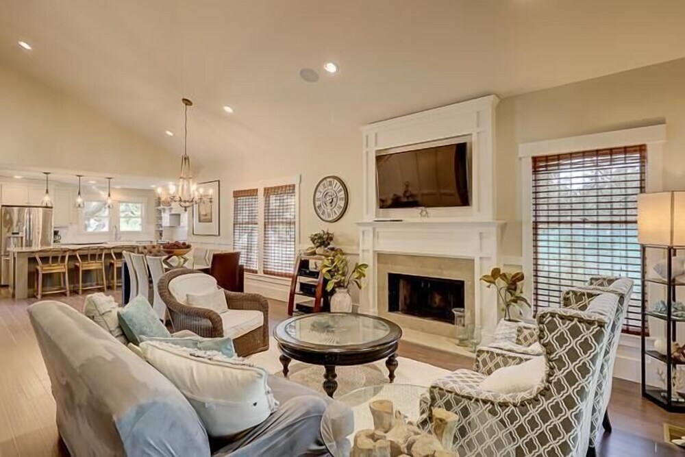 227 S. Sea Pines Drive at the Sea Pines Resort - photo 2