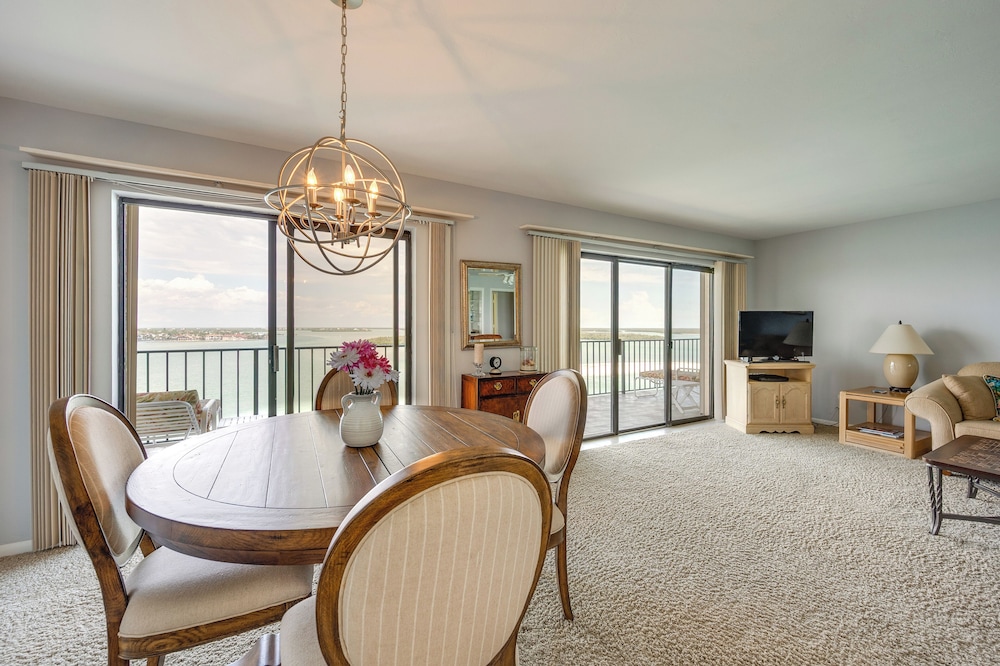 Marco Island Condo w Ocean Views Resort Perks - photo 8