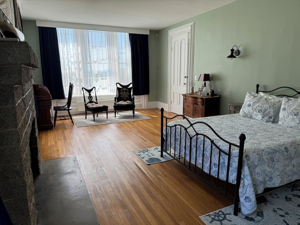 Captain Sweetser's Inn - photo 30