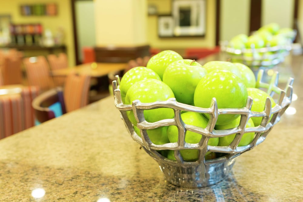 Hampton Inn & Suites Asheville Airport - photo 37