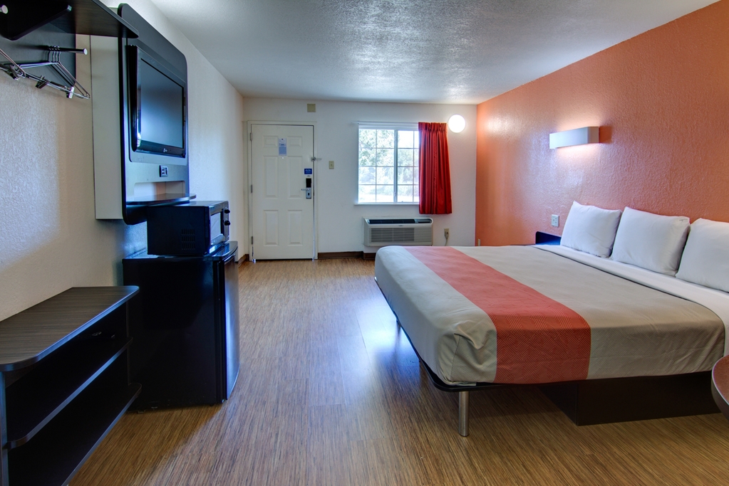Motel 6 Mount Pleasant TX - photo 9