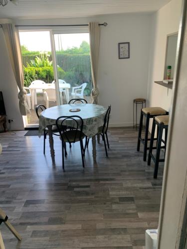 Sur la Route du Mont Saint Michel — hotel in Isigny-Le-Buat