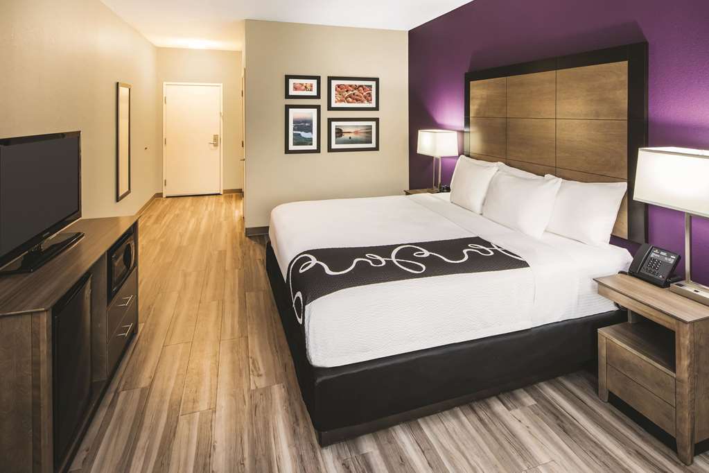 La Quinta Inn & Suites by Wyndham Milledgeville - photo 19