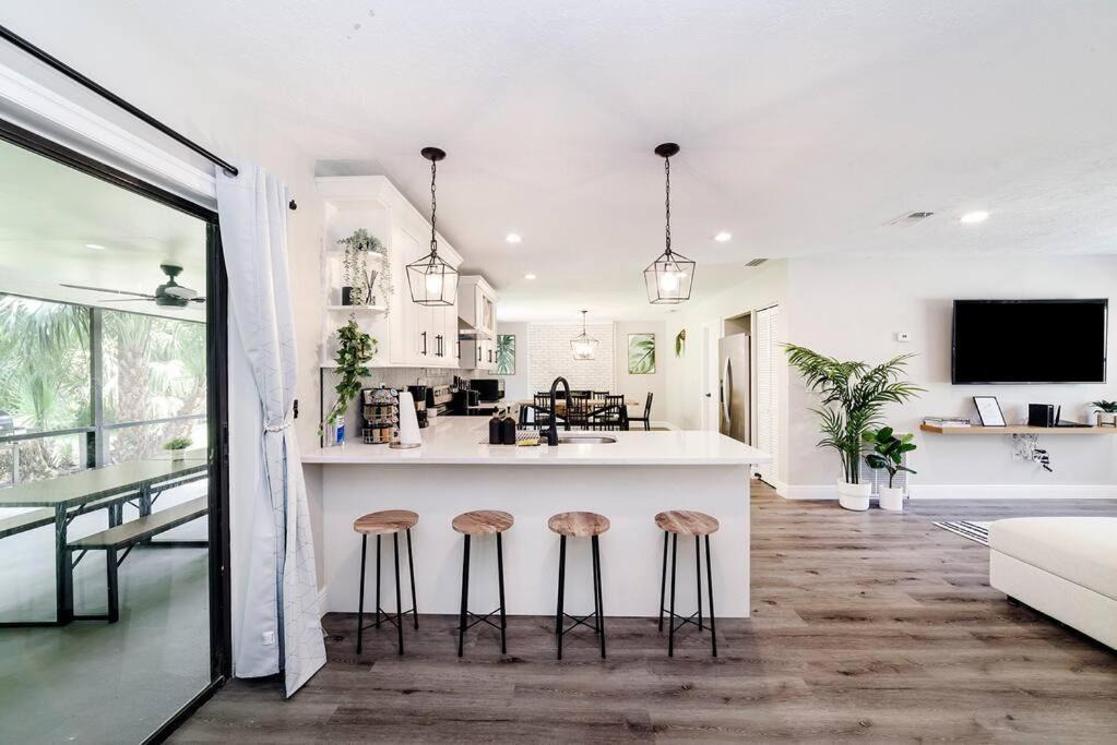 New 6min To 3 Sister Springs Spacious Fun With Game Room — Crystal River