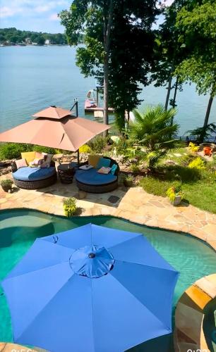 Sunny Daze on Lake Norman in Mooresville, United States