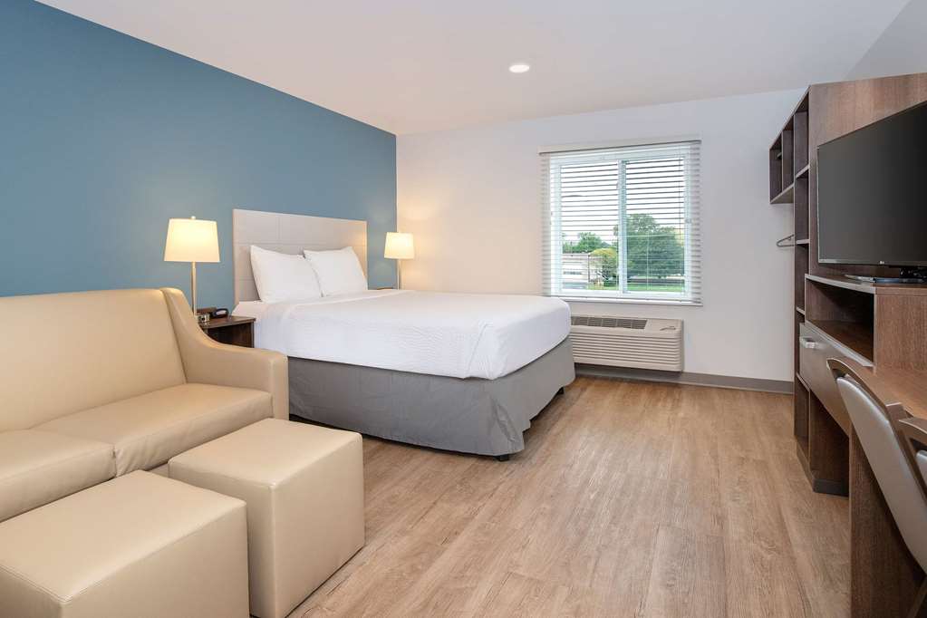 WoodSpring Suites Carol Stream Chicago - photo 11