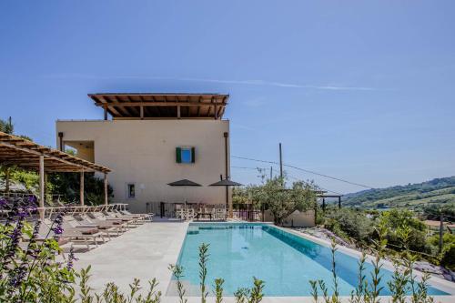 Villa Ambra — 4-Star Luxury Hotel in Ripatransone, Italy