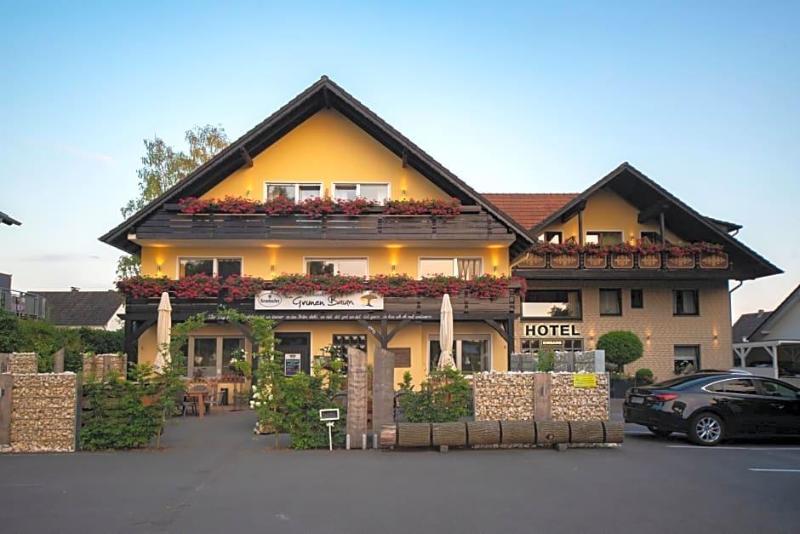 Hotel Garni Zum Grv Nen Baum — hotel in Hovelhof