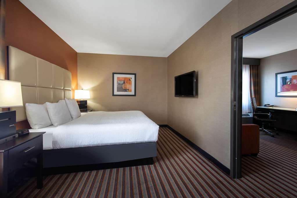 La Quinta Inn & Suites by Wyndham Harrisburg Hershey - photo 28