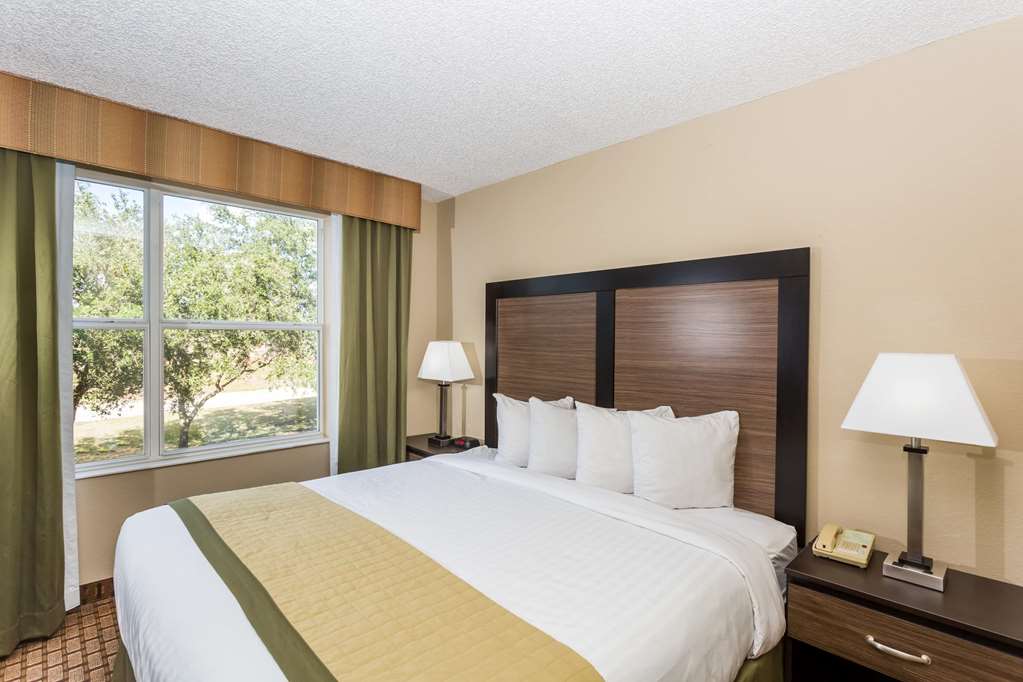 Baymont by Wyndham Fort Myers Airport - photo 6