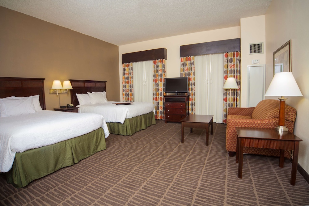 Hampton Inn & Suites Valdosta Conference Center - photo 37