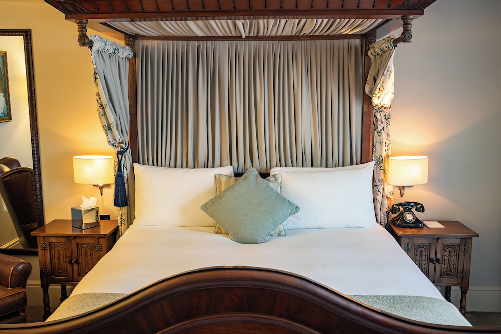 The Red Lion Hotel