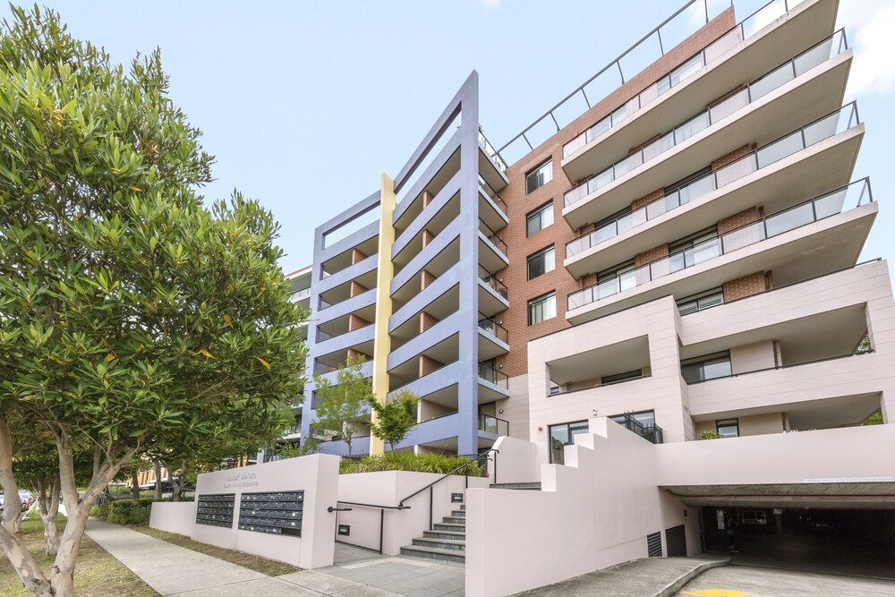 Waldorf Waitara Residential Apartments — 4-Star Luxury Hotel in Waitara, Australia