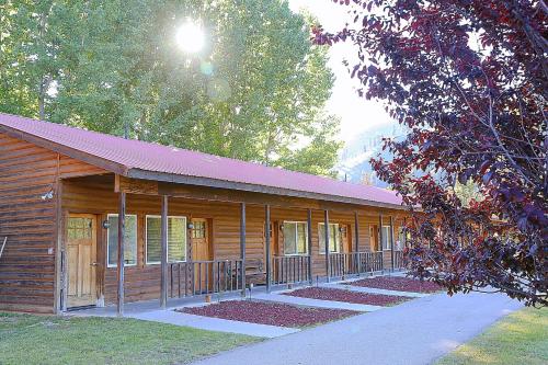 Southfork Lodge Riverside Inn - featured photo