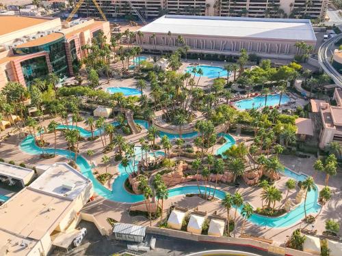 No Resort Fee Strip View Balcony Free Valet Pool