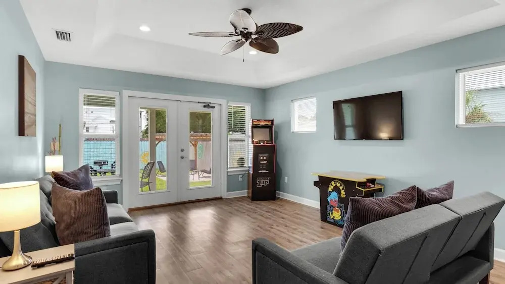 Comfort & Fun for 9 Guests — hotel in Lower Grand Lagoon