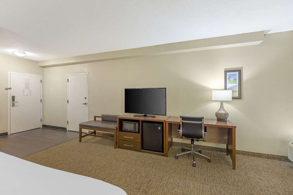 Comfort Inn Meridian Bonita Lakes - photo 19