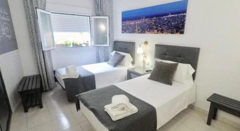 Hostal Lleida — 4-Star Luxury Hotel in Eixample, Spain