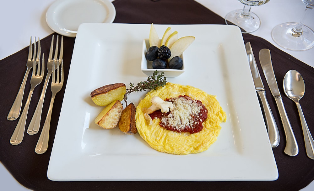 Birchfield Manor Inn and Restaurant - photo 31