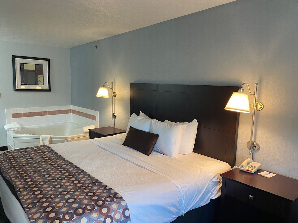 Baymont by Wyndham Danville IL - photo 7