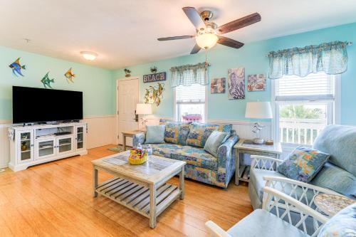 Walk to Beach and Pier Quiet Retreat in Surf City — 4-Star Luxury Hotel in Santa Cruz, United States