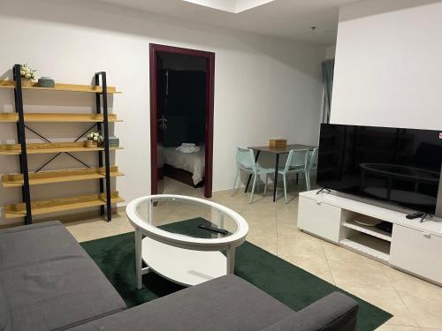 Near Metro Beautiful Modern 2 Bedroom Apt — Dubai — photo 4