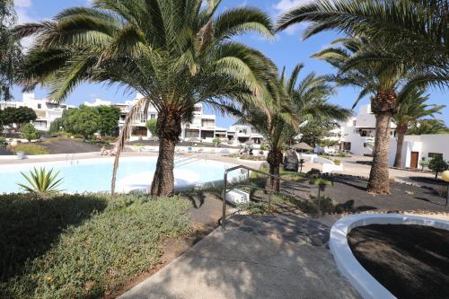 Stylish one bed apartment Casa Debbie — 4-Star Luxury Hotel in Costa Teguise, Spain