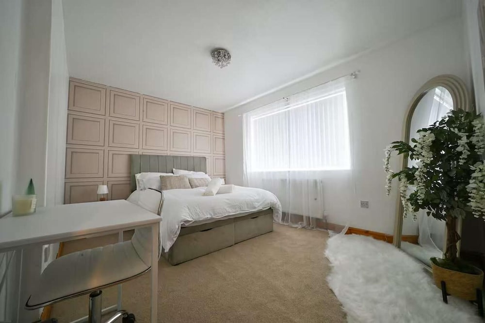 Wythenshawe Greenbrow Retreat — hotel near Manchester Airport